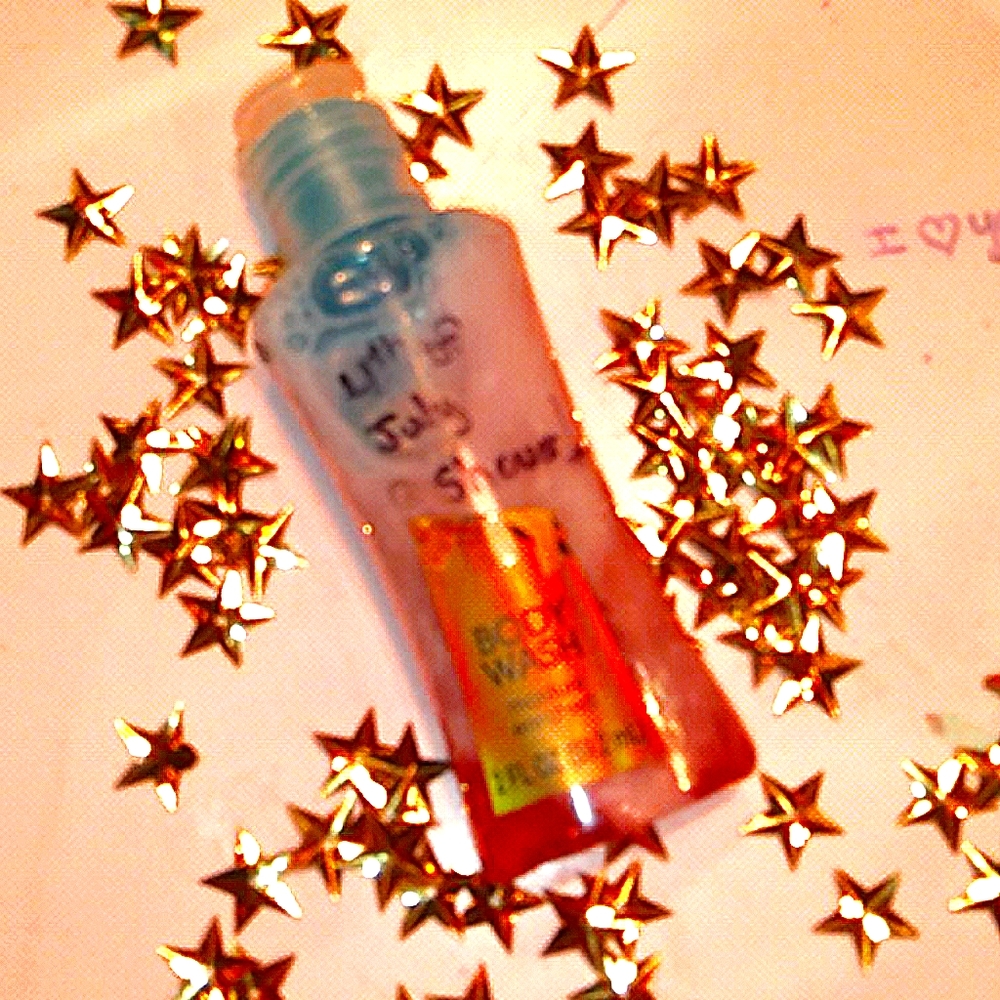 Body Wash!!! Not Shampoo!! Not for hair!!!